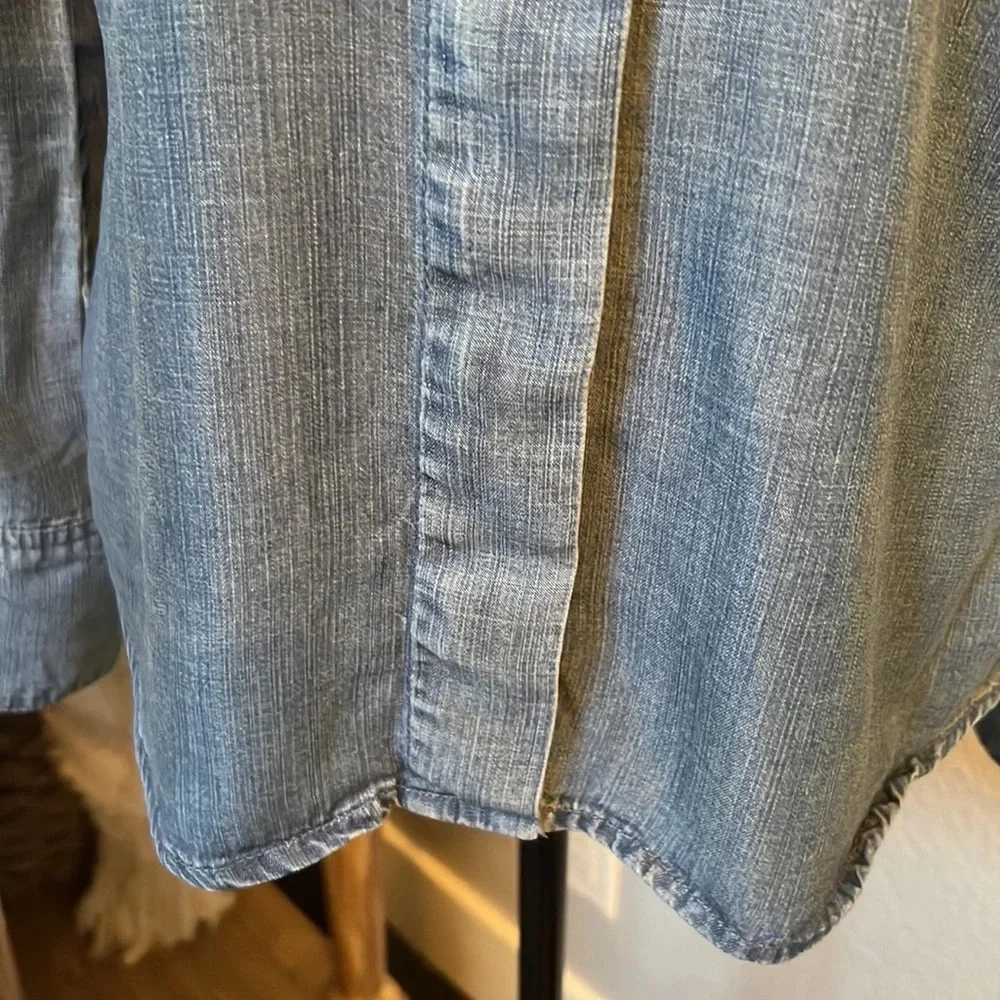 Bella Dahl lightweight button down denim top Size XS - Picture 3 of 9